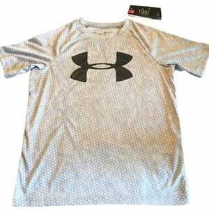 🌸NWT UNDER ARMOUR Boys Dri Fit Shirt - sz …